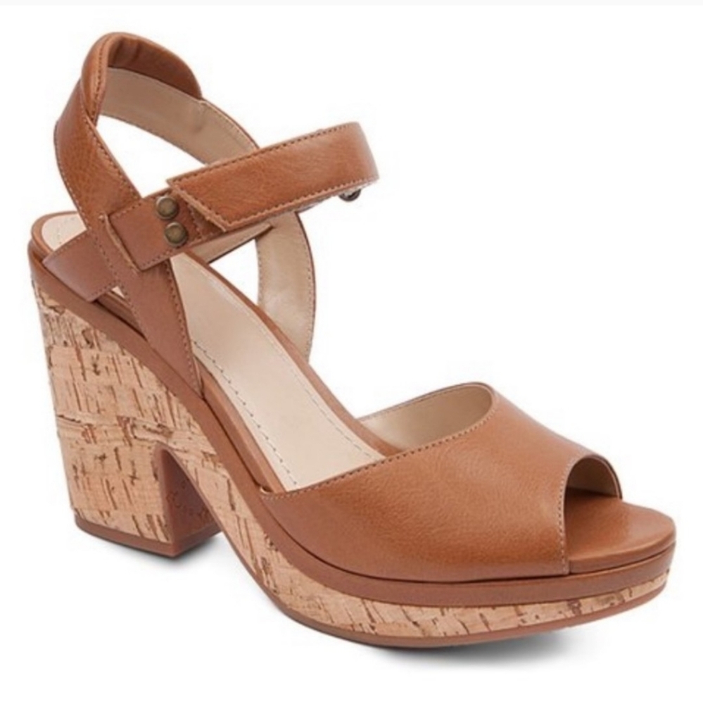 Tan leather wedges